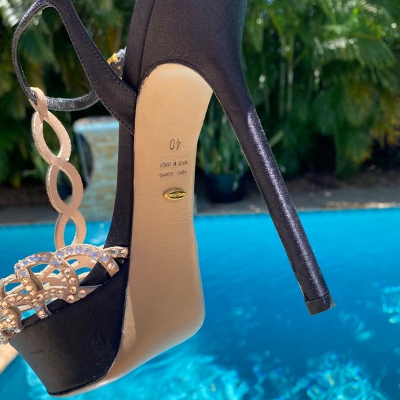 Sergio Rossi Vague Strappy Scalloped Mermaid Shoe. - Picture 4 of 13